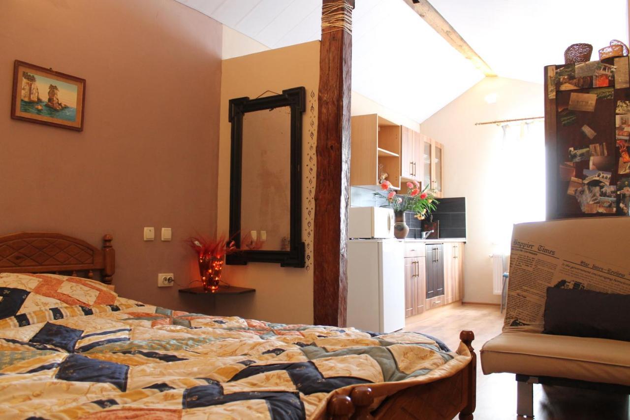 Hotel Calipso Kharkiv Bagian luar foto
